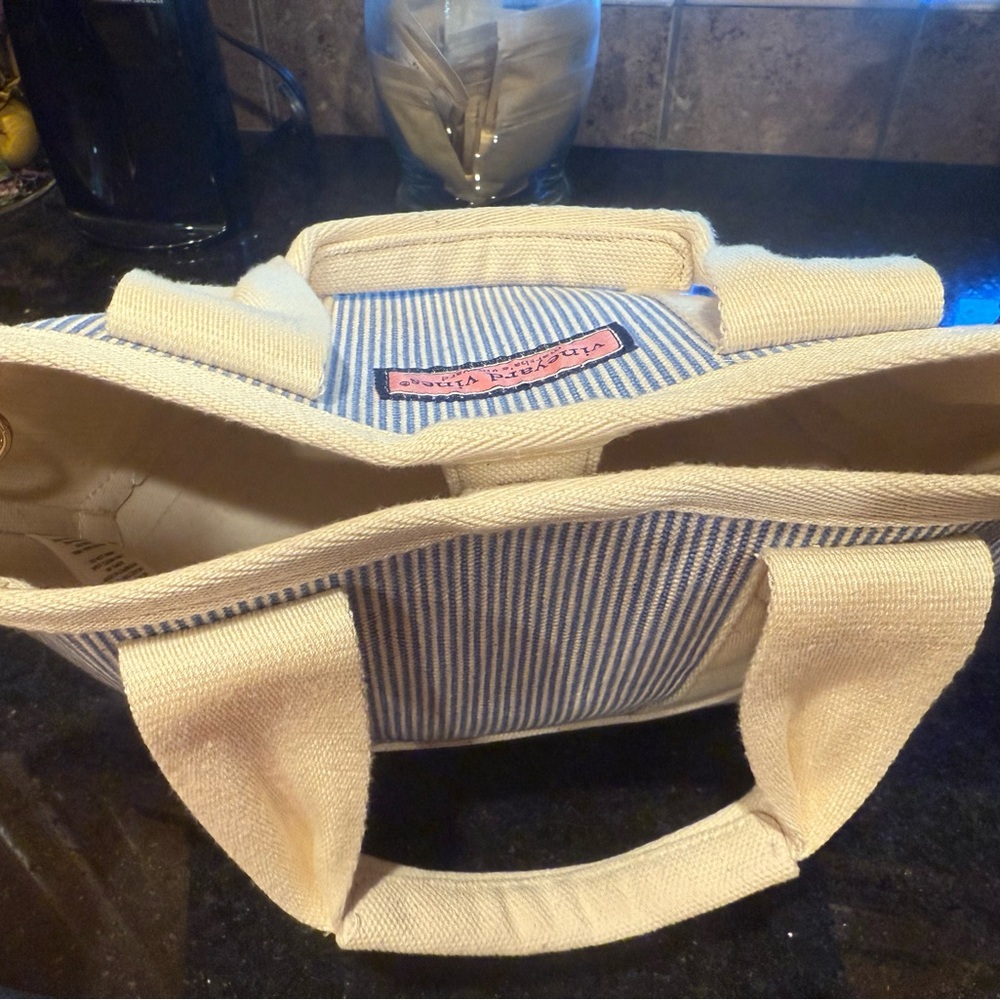 Vineyard Vines Blue and Cream Tote - Picture 8 of 11